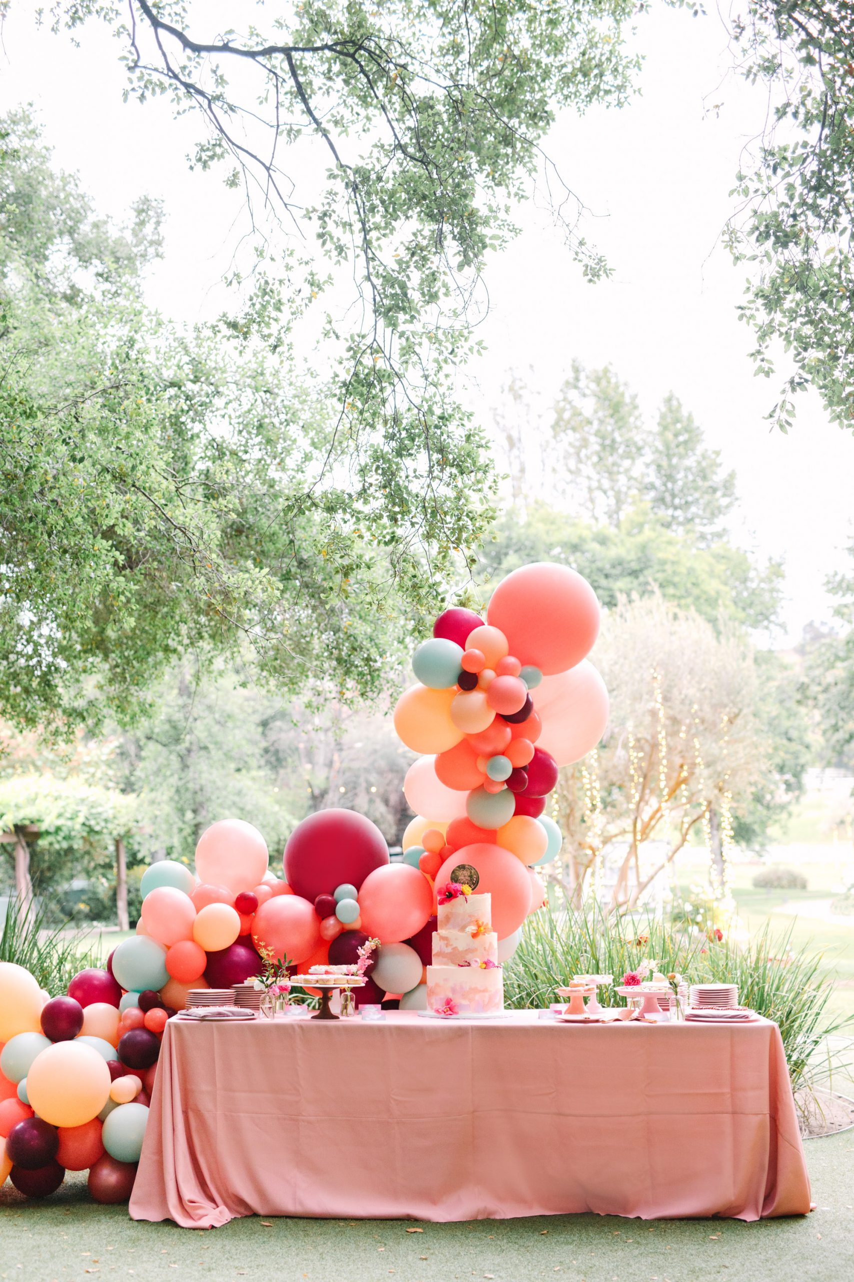 Balloon arch display by Mary Costa Photography