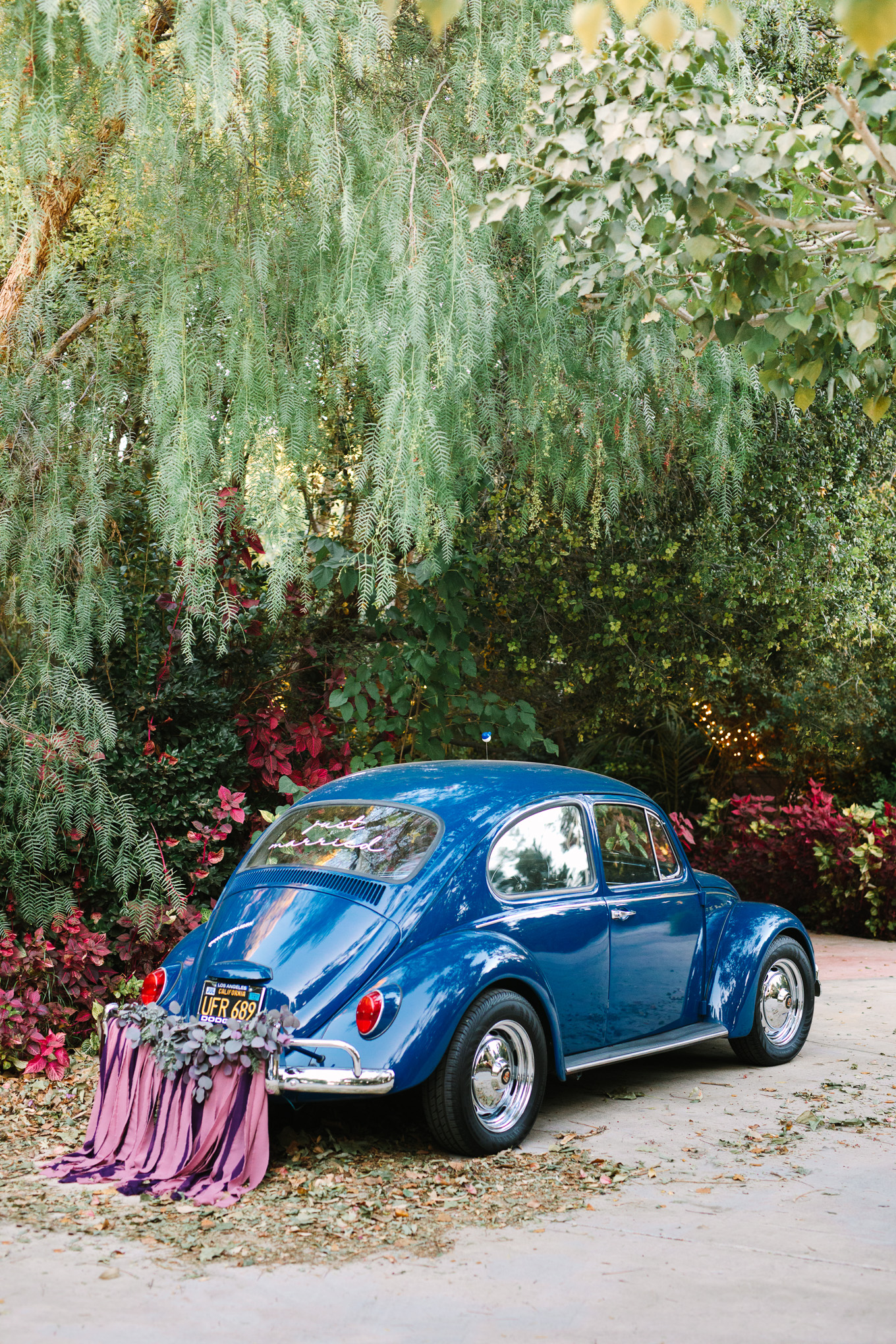 Vintage VW bug at Eden Gardens wedding | Best Southern California Garden Wedding Venues | Colorful and elevated wedding photography for fun-loving couples | #gardenvenue #weddingvenue #socalweddingvenue #bouquetideas #uniquebouquet   Source: Mary Costa Photography | Los Angeles 