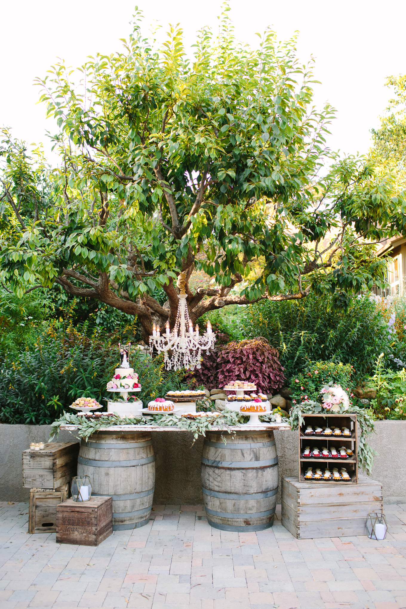 Maravilla Gardens wedding dessert table | Best Southern California Garden Wedding Venues | Colorful and elevated wedding photography for fun-loving couples | #gardenvenue #weddingvenue #socalweddingvenue #bouquetideas #uniquebouquet   Source: Mary Costa Photography | Los Angeles 