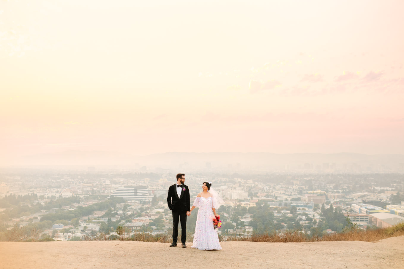 Bride and groom at scenic overlook in Los Angeles | Engagement, elopement, and wedding photography roundup of Mary Costa’s favorite images from 2020 | Colorful and elevated photography for fun-loving couples in Southern California | #2020wedding #elopement #weddingphoto #weddingphotography #microwedding   Source: Mary Costa Photography | Los Angeles