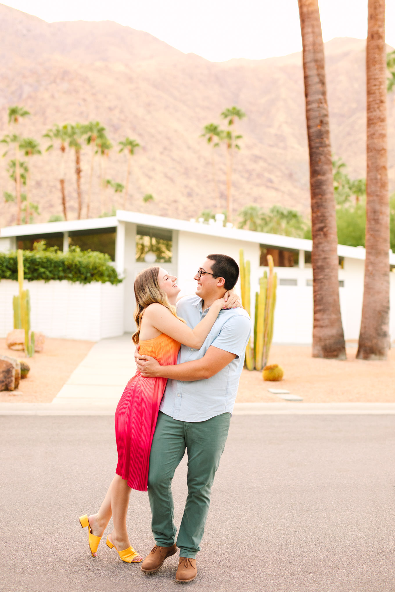 Palm Springs Mid-Century Modern house engagement session | Engagement, elopement, and wedding photography roundup of Mary Costa’s favorite images from 2020 | Colorful and elevated photography for fun-loving couples in Southern California | #2020wedding #elopement #weddingphoto #weddingphotography #microwedding   Source: Mary Costa Photography | Los Angeles