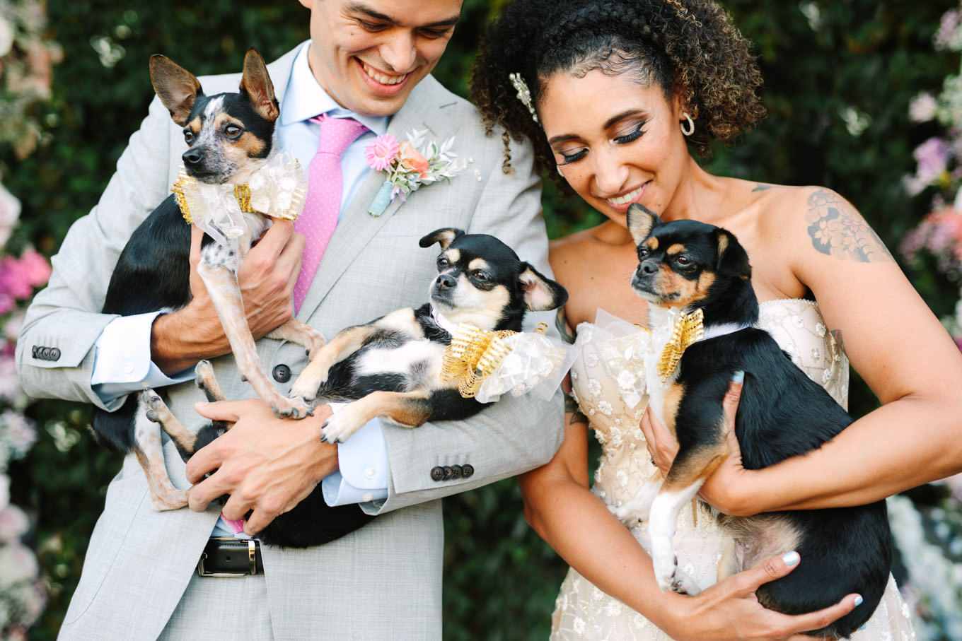 Bride and groom with three dogs Los Angeles Chinatown engagement session | Engagement, elopement, and wedding photography roundup of Mary Costa’s favorite images from 2020 | Colorful and elevated photography for fun-loving couples in Southern California | #2020wedding #elopement #weddingphoto #weddingphotography #microwedding   Source: Mary Costa Photography | Los Angeles
