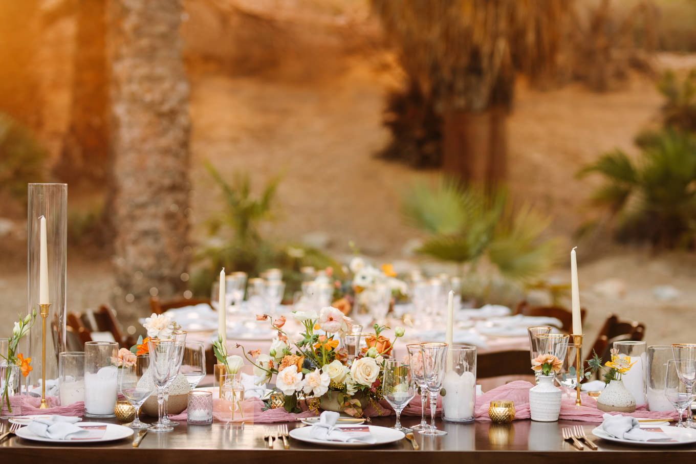Wedding tablescape at reception | Living Desert Zoo & Gardens wedding with unique details | Elevated and colorful wedding photography for fun-loving couples in Southern California |  #PalmSprings #palmspringsphotographer #gardenwedding #palmspringswedding  Source: Mary Costa Photography | Los Angeles wedding photographer 