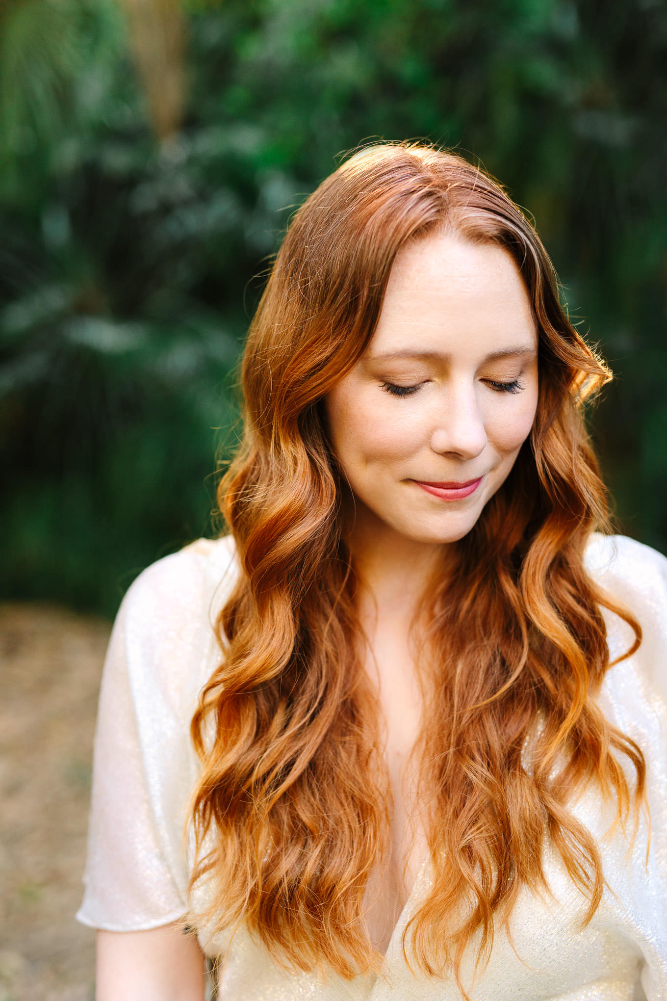 Bride with red wavy hair and natural makeup | Los Angeles Arboretum Elopement | Colorful and elevated wedding photography for fun-loving couples in Southern California | #LosAngelesElopement #elopement #LAarboretum #LAskyline #elopementphotos   Source: Mary Costa Photography | Los Angeles