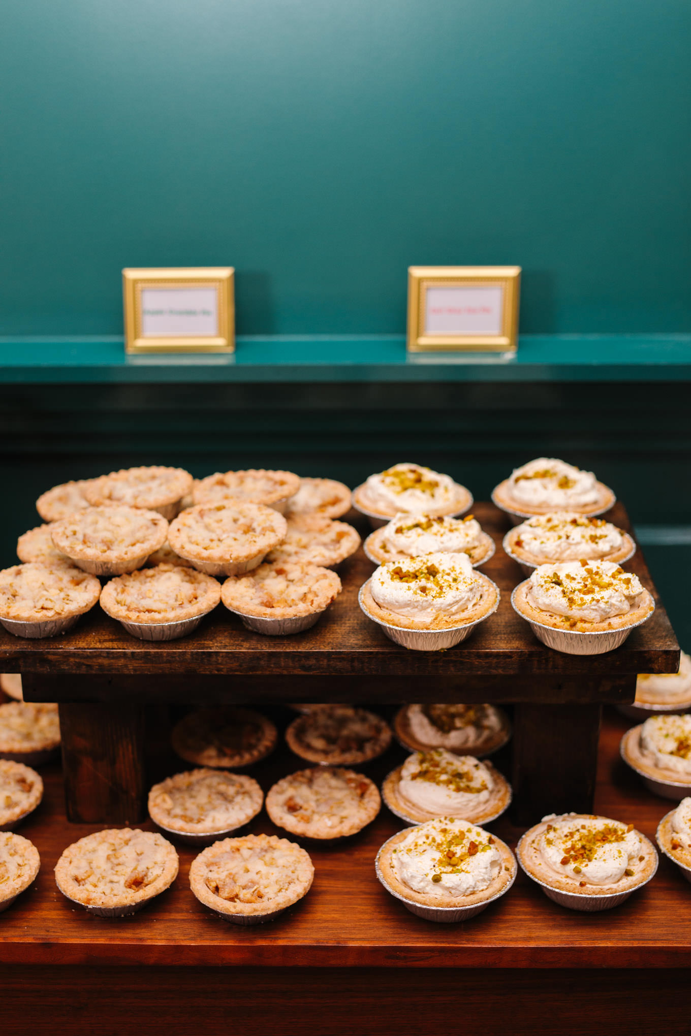 Mini pies at wedding reception | TV inspired wedding at The Fig House Los Angeles | Published on The Knot | Fresh and colorful photography for fun-loving couples in Southern California | #losangeleswedding #TVwedding #colorfulwedding #theknot   Source: Mary Costa Photography | Los Angeles wedding photographer