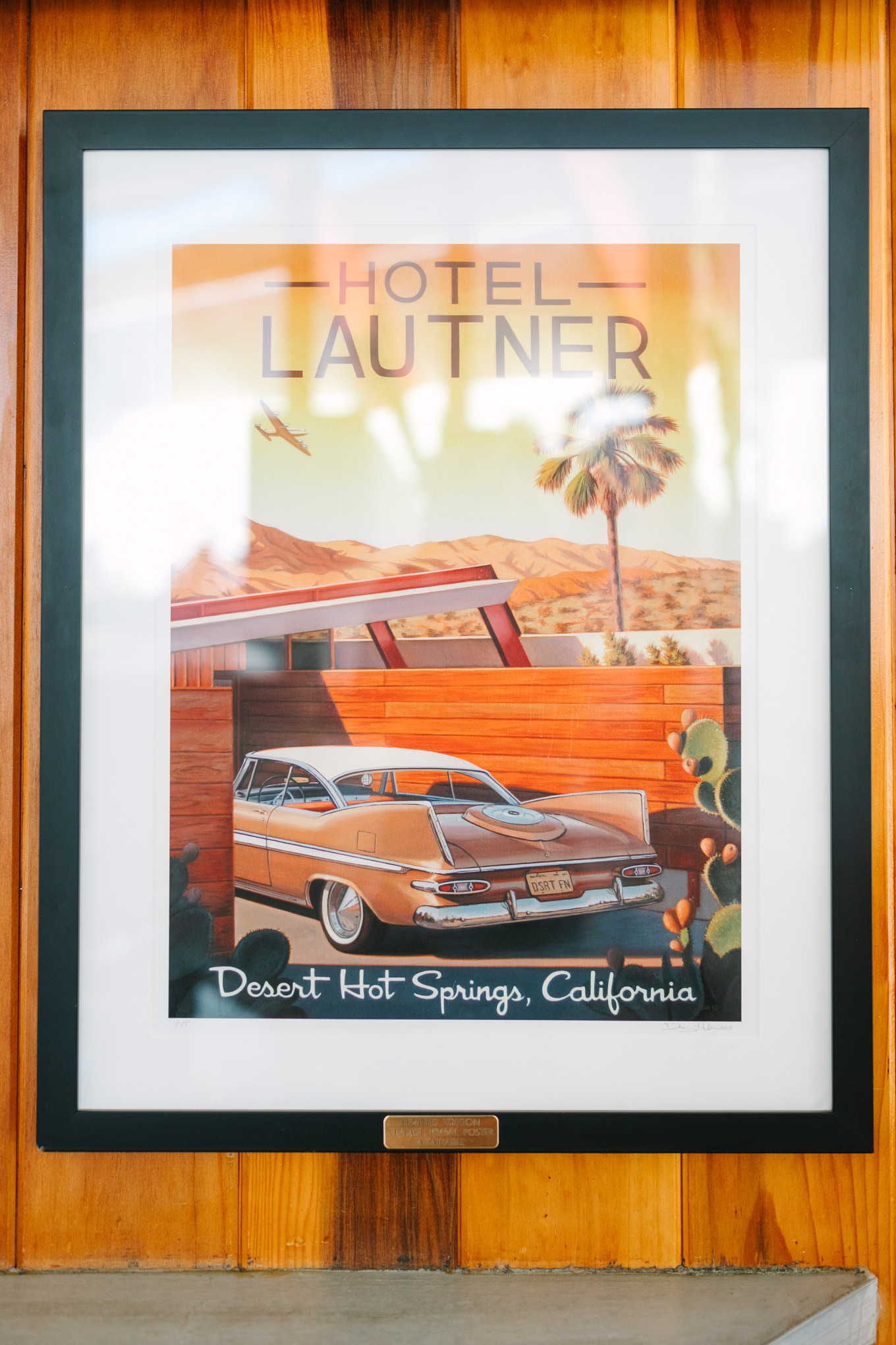 Mid Century Modern poster | Pink and orange Lautner Compound wedding | Colorful Palm Springs wedding photography | #palmspringsphotographer #palmspringswedding #lautnercompound #southerncaliforniawedding  Source: Mary Costa Photography | Los Angeles