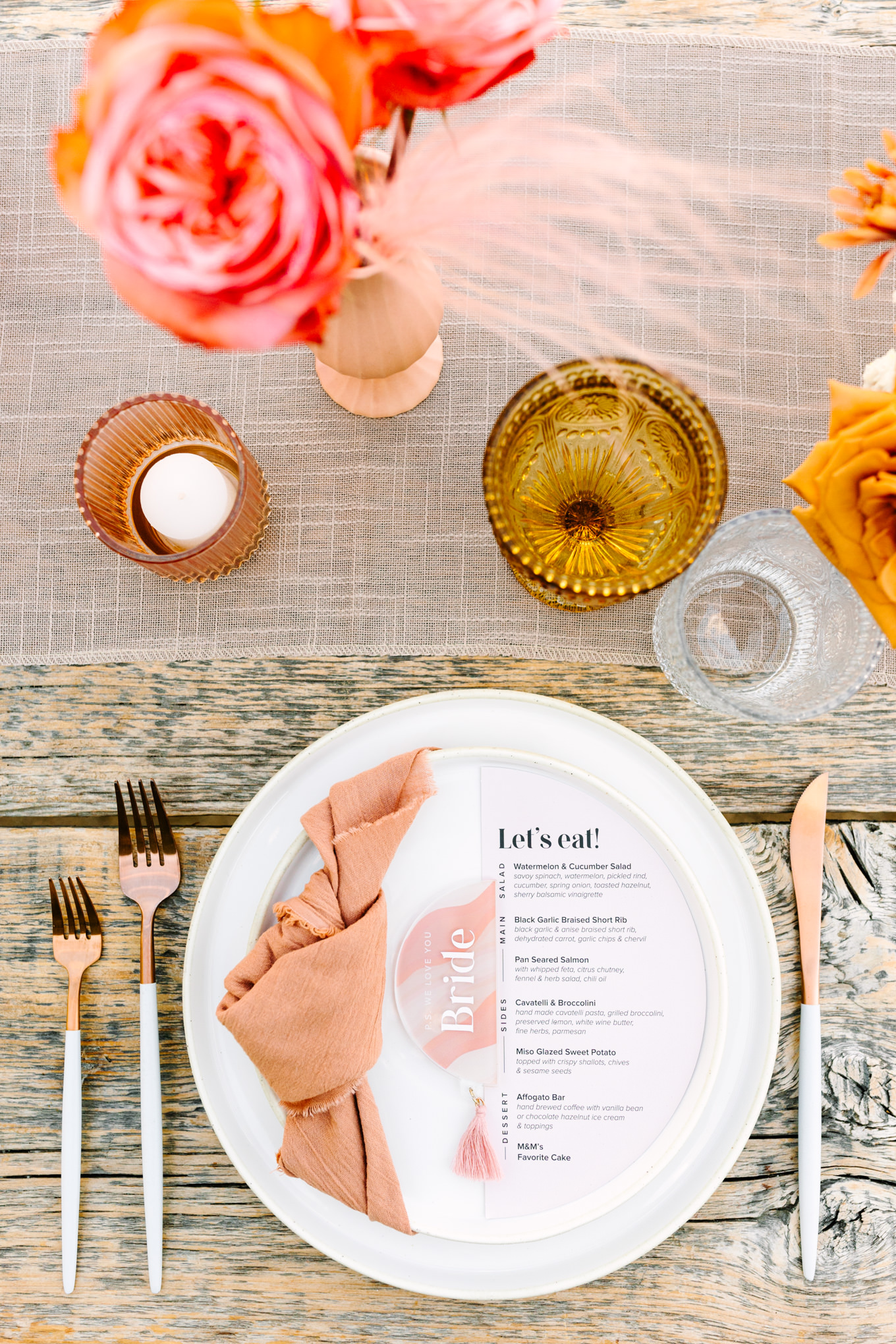 Overhead of plate at wedding reception | Pink and orange Lautner Compound wedding | Colorful Palm Springs wedding photography | #palmspringsphotographer #palmspringswedding #lautnercompound #southerncaliforniawedding  Source: Mary Costa Photography | Los Angeles