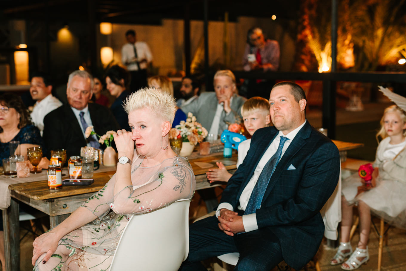 Speeches at wedding reception | Pink and orange Lautner Compound wedding | Colorful Palm Springs wedding photography | #palmspringsphotographer #palmspringswedding #lautnercompound #southerncaliforniawedding  Source: Mary Costa Photography | Los Angeles