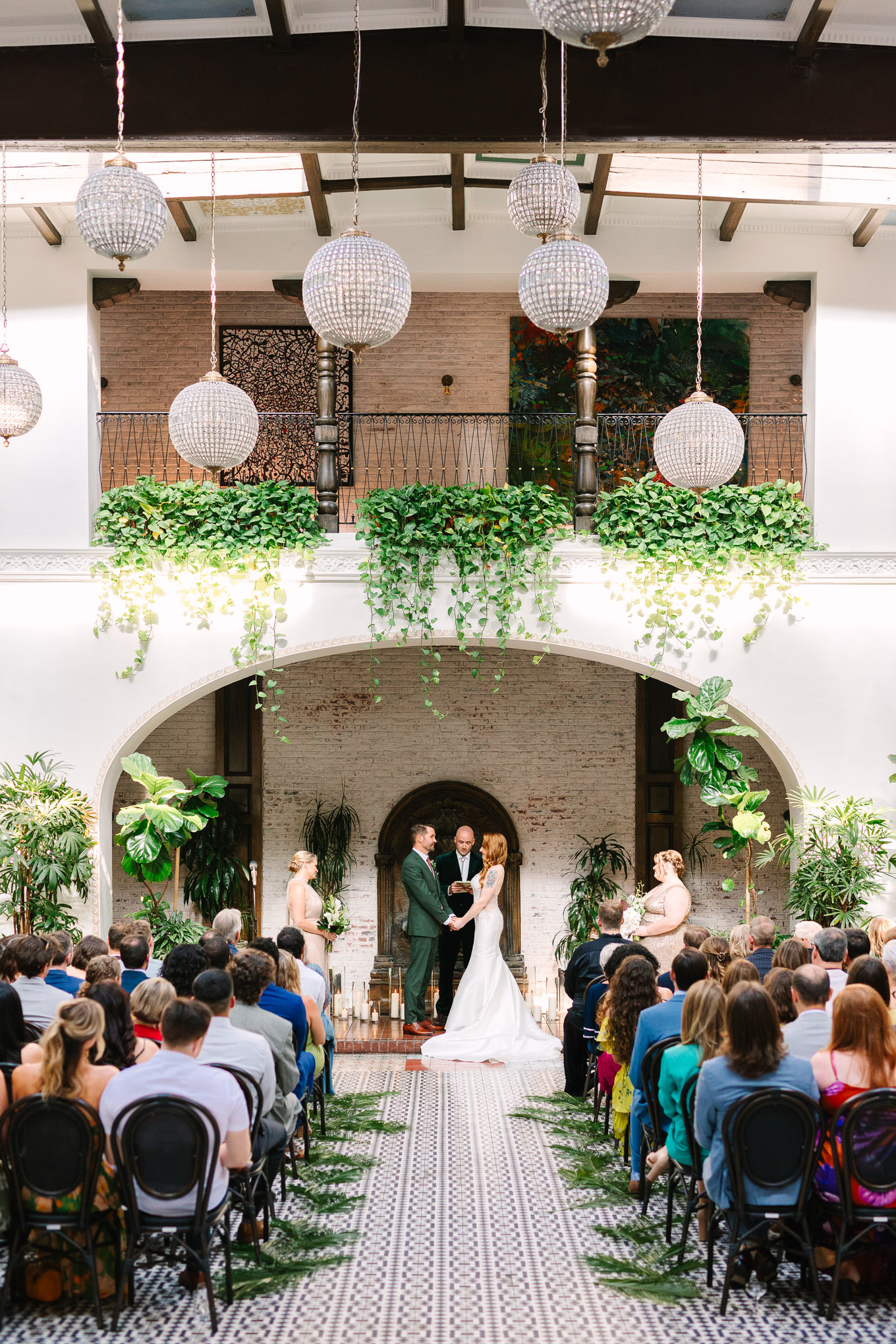 Ebell Long Beach Wedding | Wedding and elopement photography roundup | Los Angeles and Palm Springs photographer | #losangeleswedding #palmspringswedding #elopementphotographer Source: Mary Costa Photography | Los Angeles