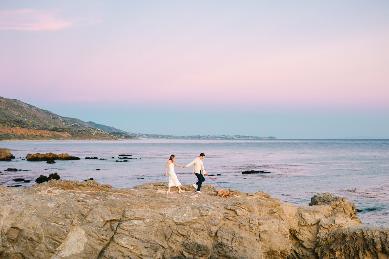 Malibu beach sunset engagement session | Wedding and elopement photography roundup | Los Angeles and Palm Springs photographer | #losangeleswedding #palmspringswedding #elopementphotographer Source: Mary Costa Photography | Los Angeles