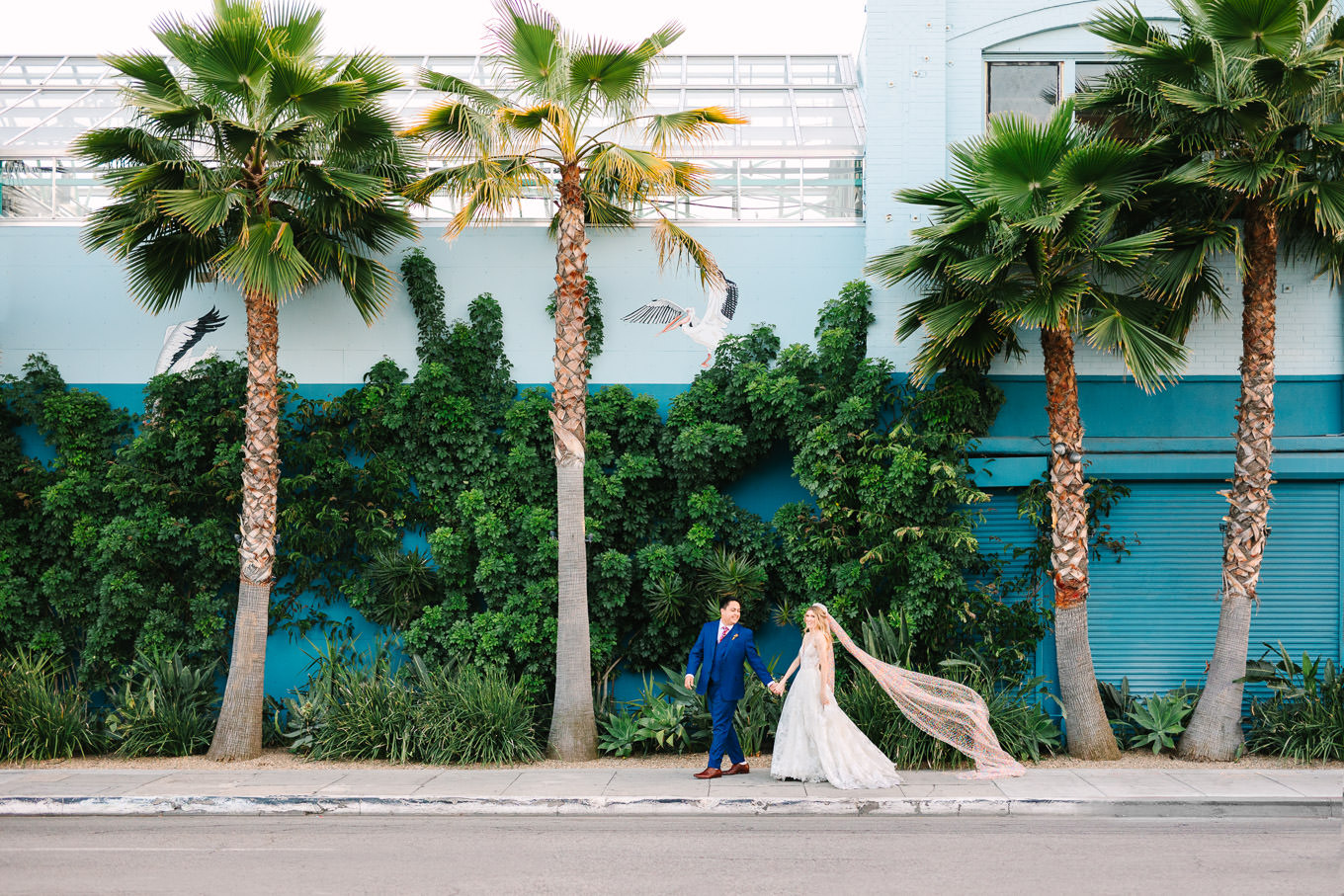 Grass Room Los Angeles wedding | Wedding and elopement photography roundup | Los Angeles and Palm Springs photographer | #losangeleswedding #palmspringswedding #elopementphotographer Source: Mary Costa Photography | Los Angeles