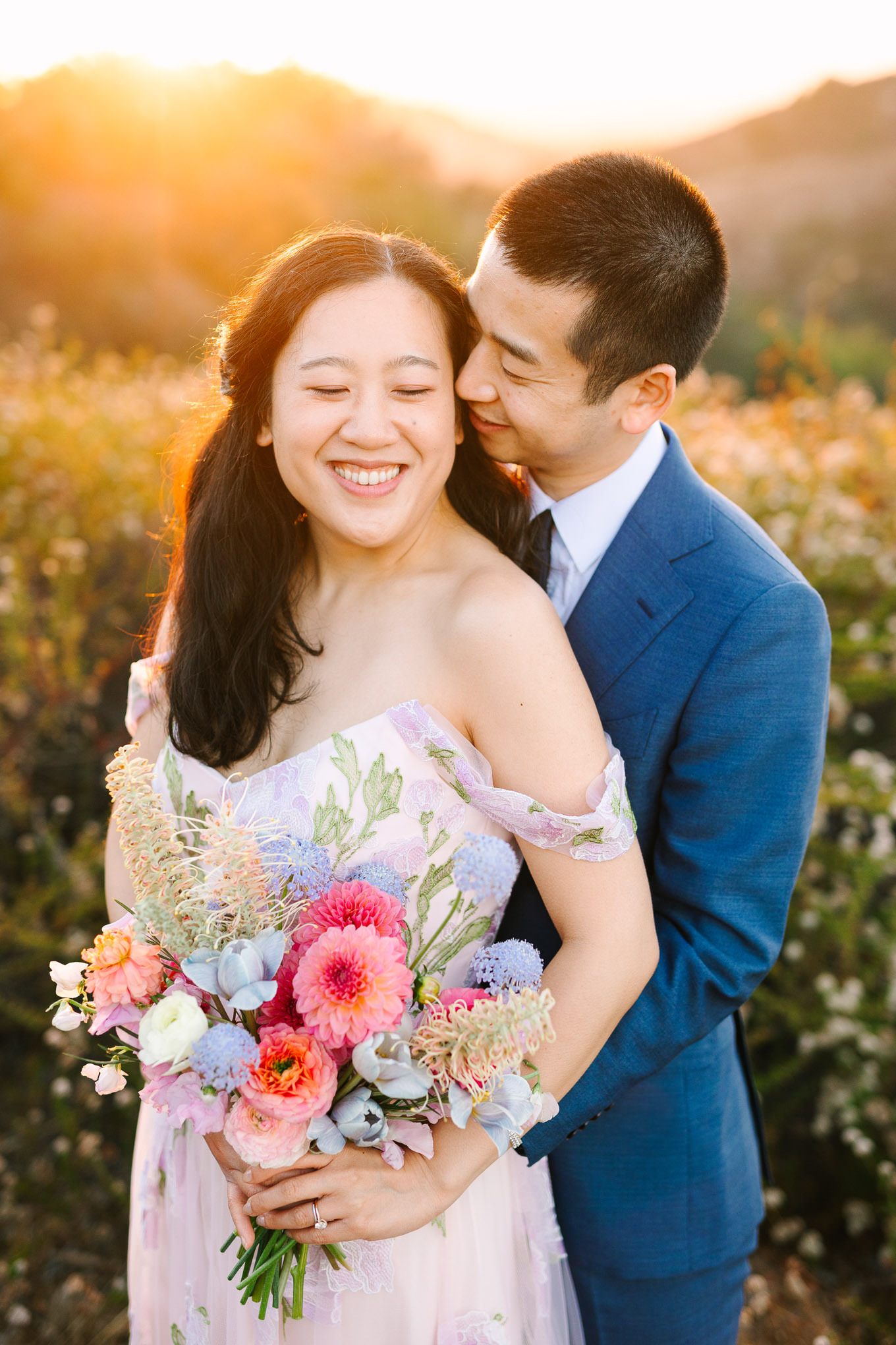 Tree People sunset elopement | Wedding and elopement photography roundup | Los Angeles and Palm Springs photographer | #losangeleswedding #palmspringswedding #elopementphotographer Source: Mary Costa Photography | Los Angeles