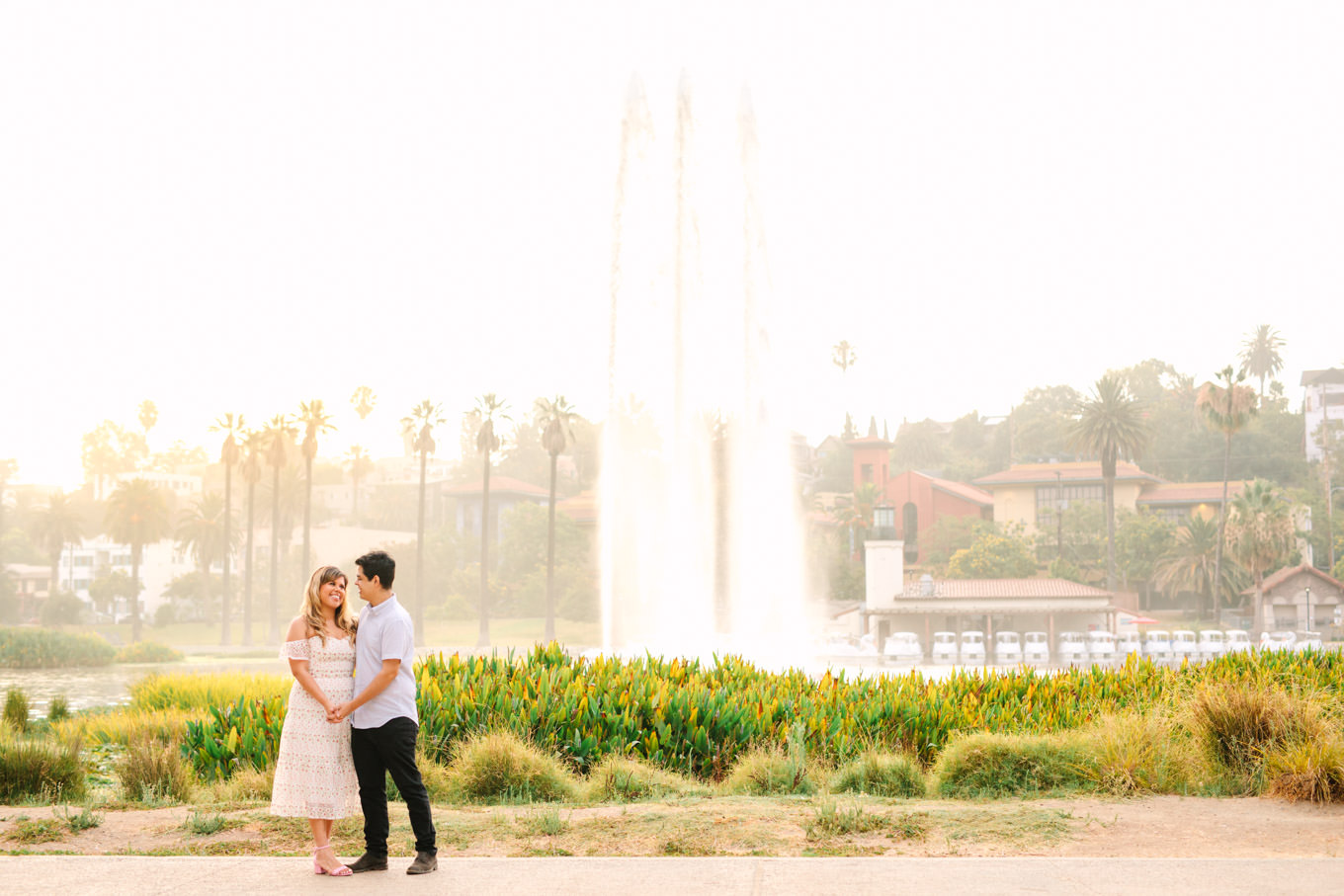Echo Park Lake engagement session at sunrise | Engagement, elopement, and wedding photography roundup of Mary Costa’s favorite images from 2020 | Colorful and elevated photography for fun-loving couples in Southern California | #2020wedding #elopement #weddingphoto #weddingphotography #microwedding   Source: Mary Costa Photography | Los Angeles