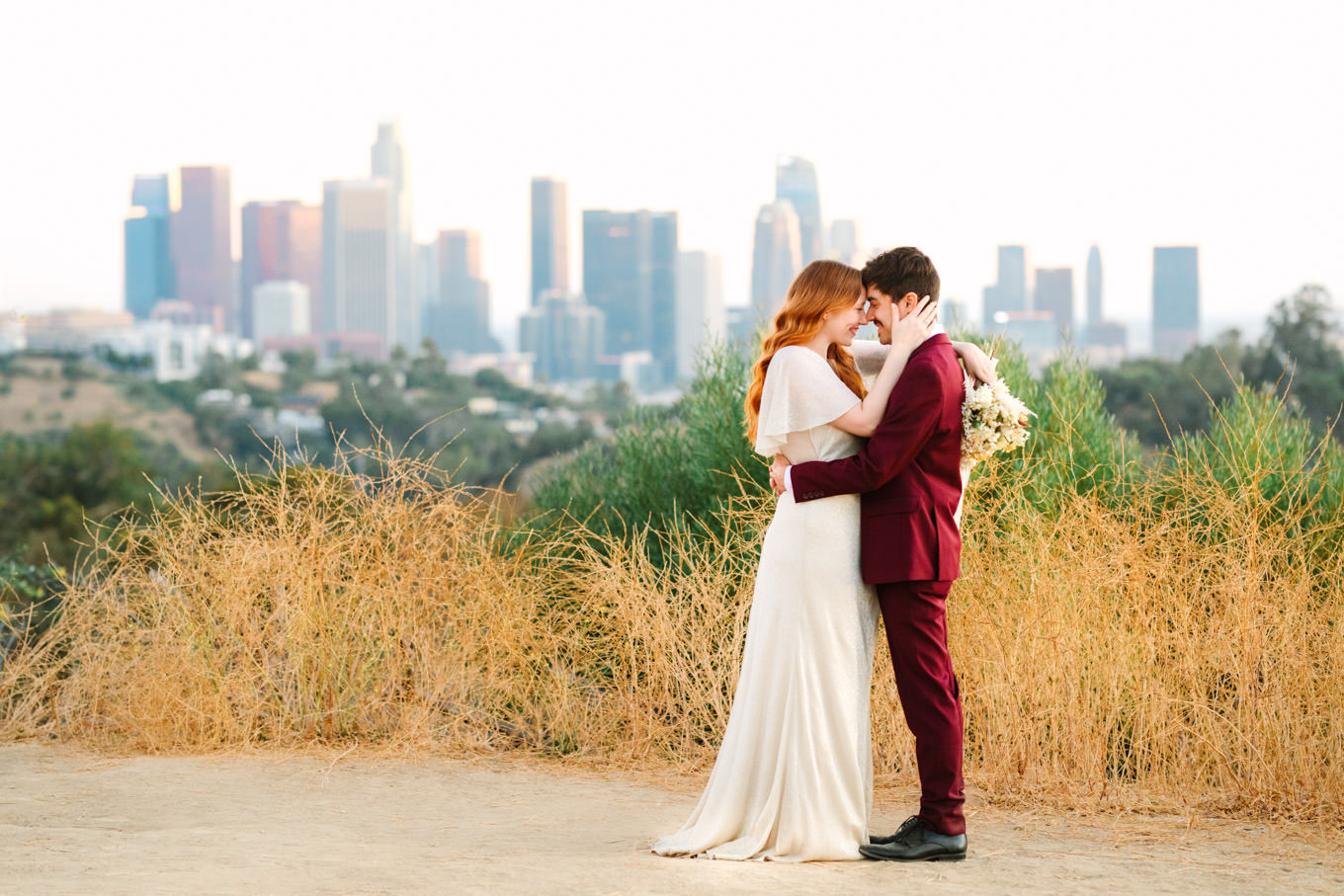 Los Angeles skyline elopement | Engagement, elopement, and wedding photography roundup of Mary Costa’s favorite images from 2020 | Colorful and elevated photography for fun-loving couples in Southern California | #2020wedding #elopement #weddingphoto #weddingphotography #microwedding   Source: Mary Costa Photography | Los Angeles
