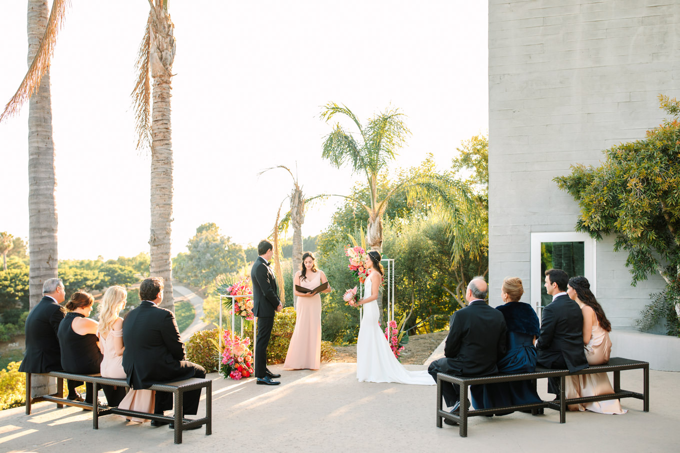 Micro wedding at private residence in Malibu | Engagement, elopement, and wedding photography roundup of Mary Costa’s favorite images from 2020 | Colorful and elevated photography for fun-loving couples in Southern California | #2020wedding #elopement #weddingphoto #weddingphotography #microwedding   Source: Mary Costa Photography | Los Angeles