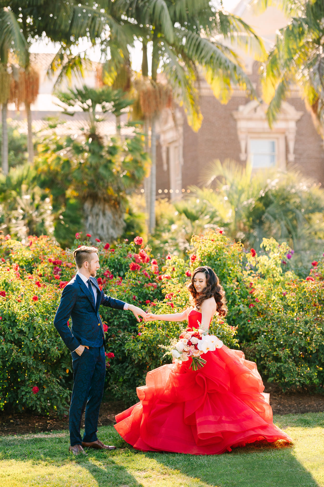 Natural History Museum Wedding with bride in red gown | Wedding and elopement photography roundup | Los Angeles and Palm Springs photographer | #losangeleswedding #palmspringswedding #elopementphotographer Source: Mary Costa Photography | Los Angeles