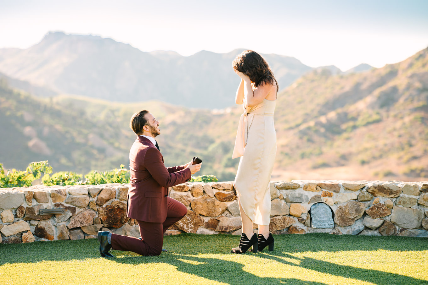 Cielo Farms proposal in Malibu | Wedding and elopement photography roundup | Los Angeles and Palm Springs  photographer | #losangeleswedding #palmspringswedding #elopementphotographer

Source: Mary Costa Photography | Los Angeles