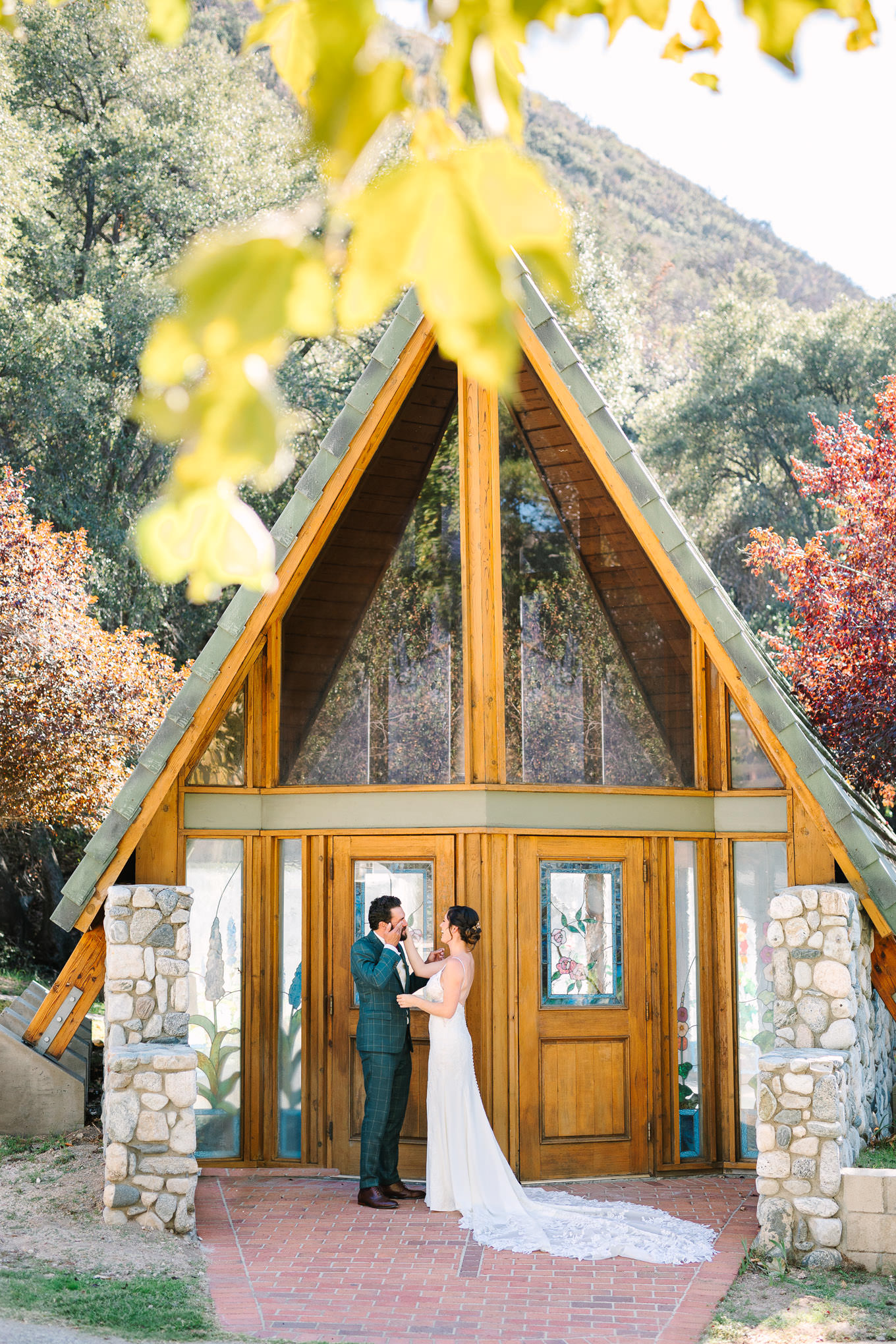 Canyon Creek Summer Camp wedding | Wedding and elopement photography roundup | Los Angeles and Palm Springs  photographer | #losangeleswedding #palmspringswedding #elopementphotographer

Source: Mary Costa Photography | Los Angeles