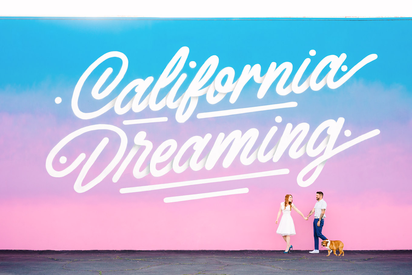 California Dreaming Mural engagement session | Wedding and elopement photography roundup | Los Angeles and Palm Springs photographer | #losangeleswedding #palmspringswedding #elopementphotographer Source: Mary Costa Photography | Los Angeles