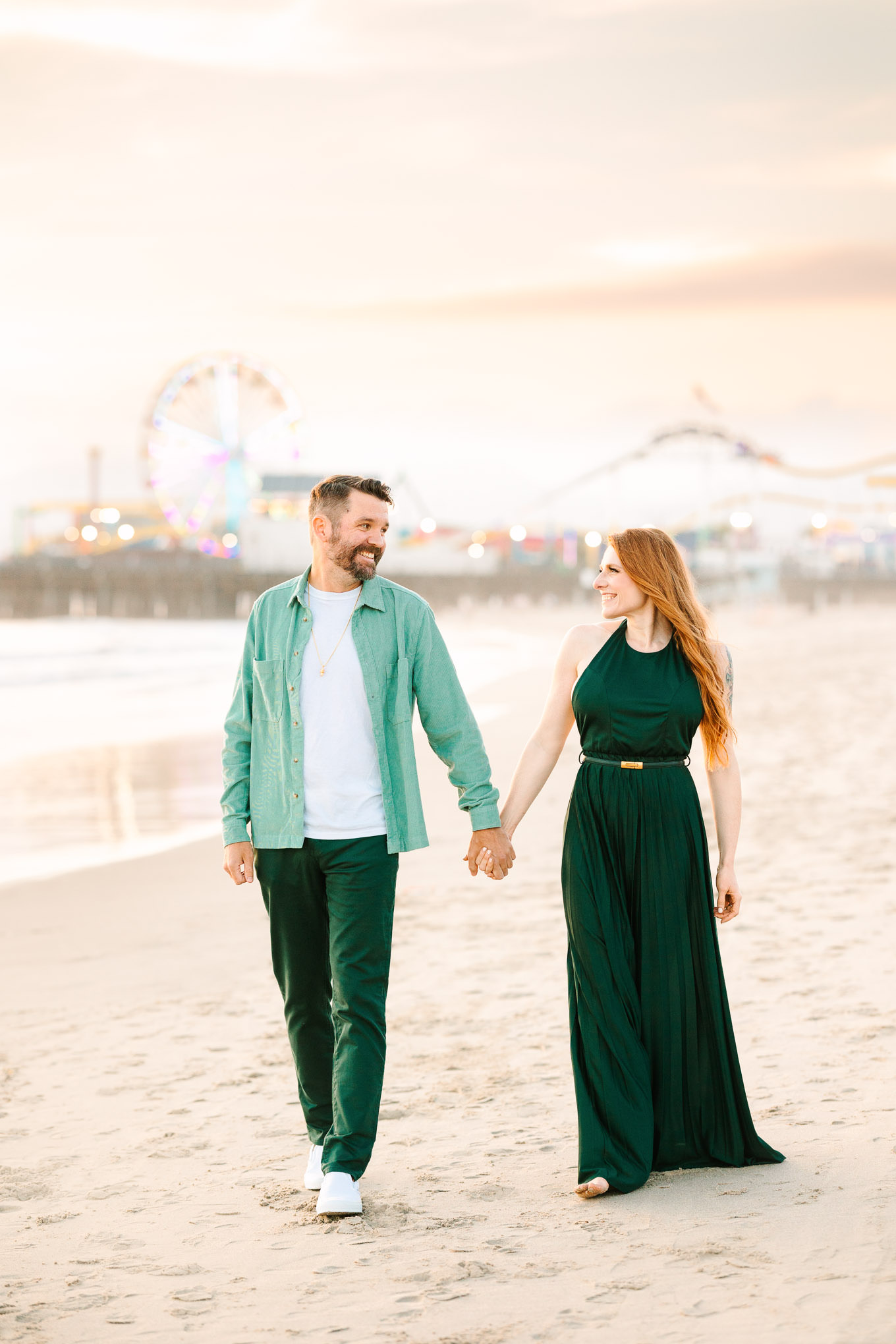 Santa Monica pier engagement session | Wedding and elopement photography roundup | Los Angeles and Palm Springs photographer | #losangeleswedding #palmspringswedding #elopementphotographer Source: Mary Costa Photography | Los Angeles